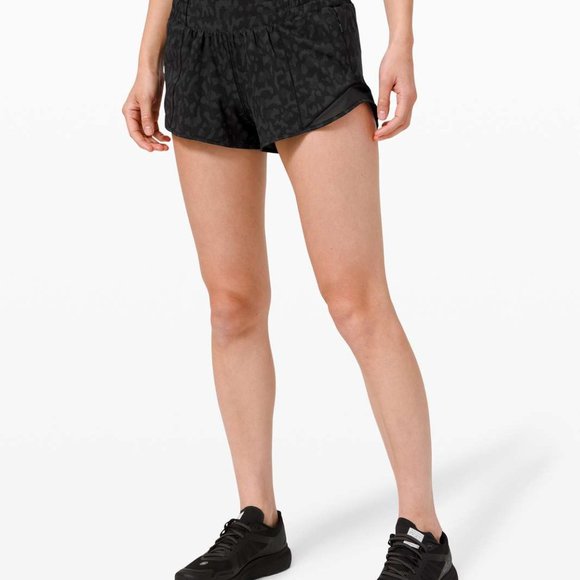 NWOT - Lululemon Hotty Hot Short II Low Rise 2.5” - Picture 1 of 4